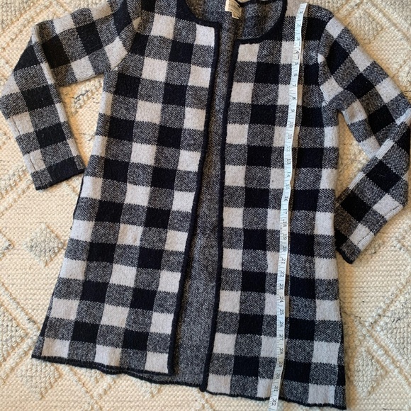 Checkered Ultra-soft Navy/Cream Sweater - Picture 2 of 8